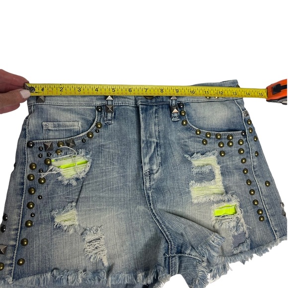 Blank NYC Distressed Studded Mini Denim Shorts 25 - Picture 10 of 15